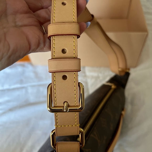 ❌SOLD!!!❌ Louis Vuitton Bumbag - Picture 7 of 16